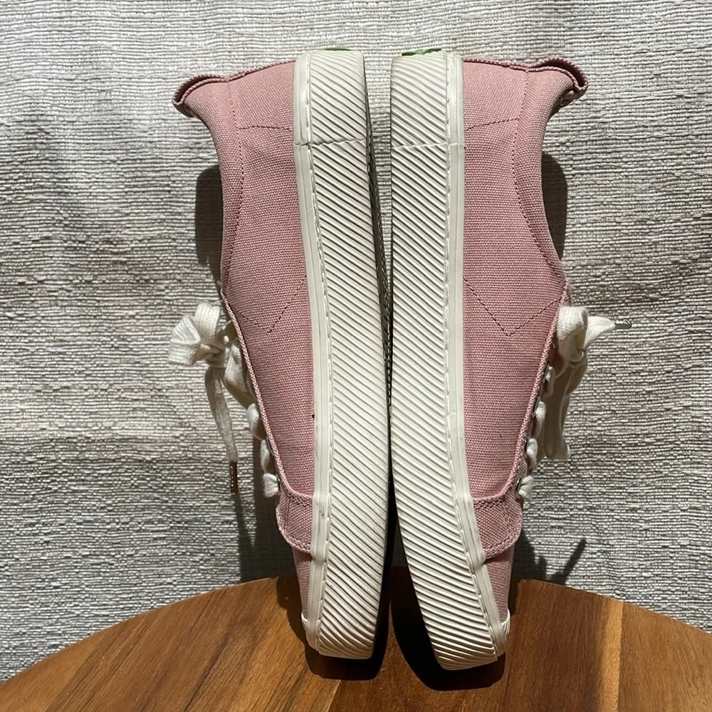 Cariuma Women’s OCA Low Rose Blush Pink Canvas Size 8